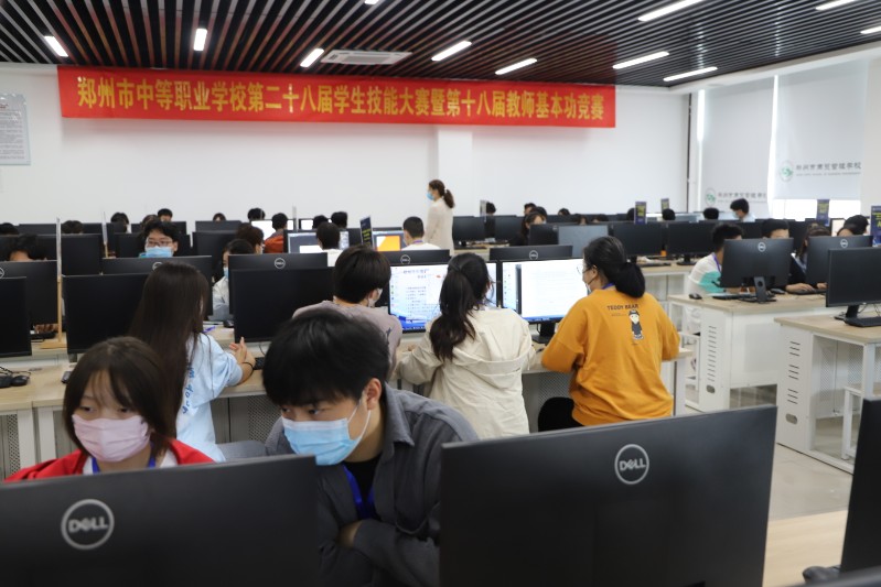 學生競賽現(xiàn)場.JPG